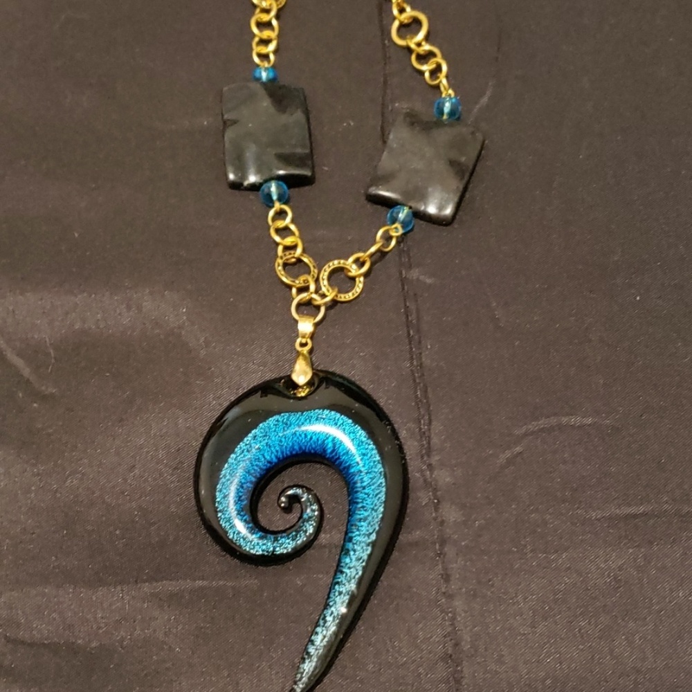 Handmade necklace w/ matchig earings set.